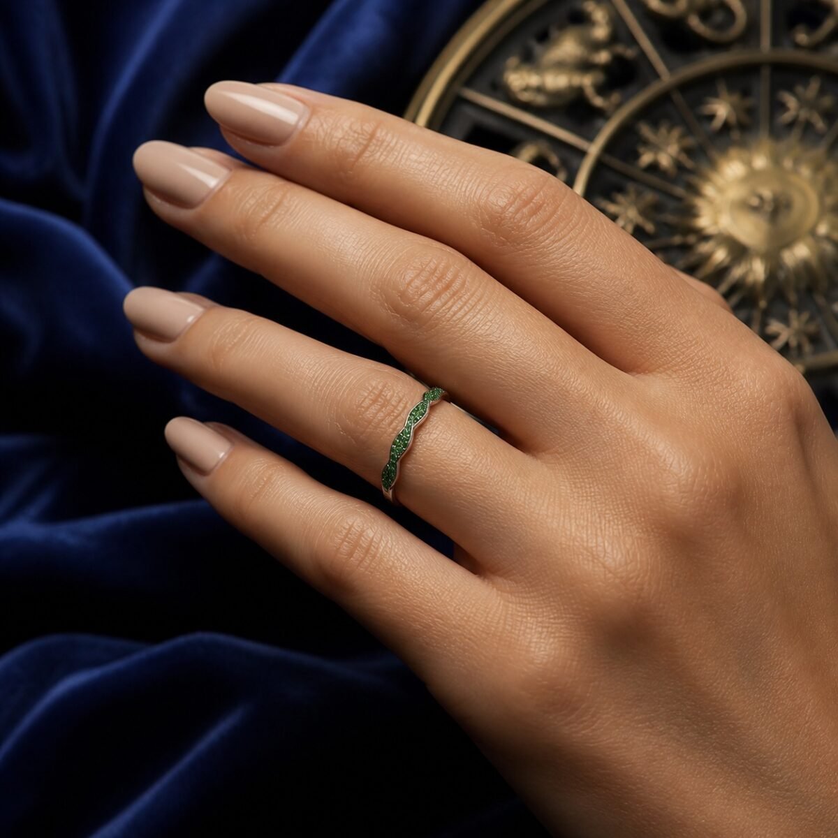May Emerald Birthstone Wave Pavé Adjustable Ring – Silver