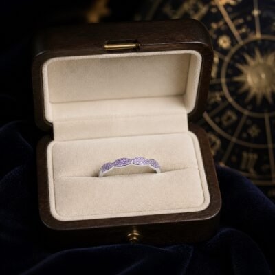 birthstone-wave-pave-ring-06-june-lavender-amethyst-box June Lavender Amethyst Birthstone Wave Pavé Adjustable Ring – Silver