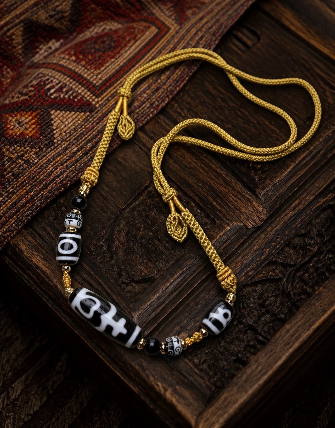Black-and-Ivory Treasure Vase Necklace
