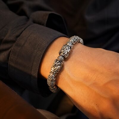 silver-mantra-pixiu-guardian-bracelet-02-wearing Silver Mantra Pixiu Guardian Bracelet