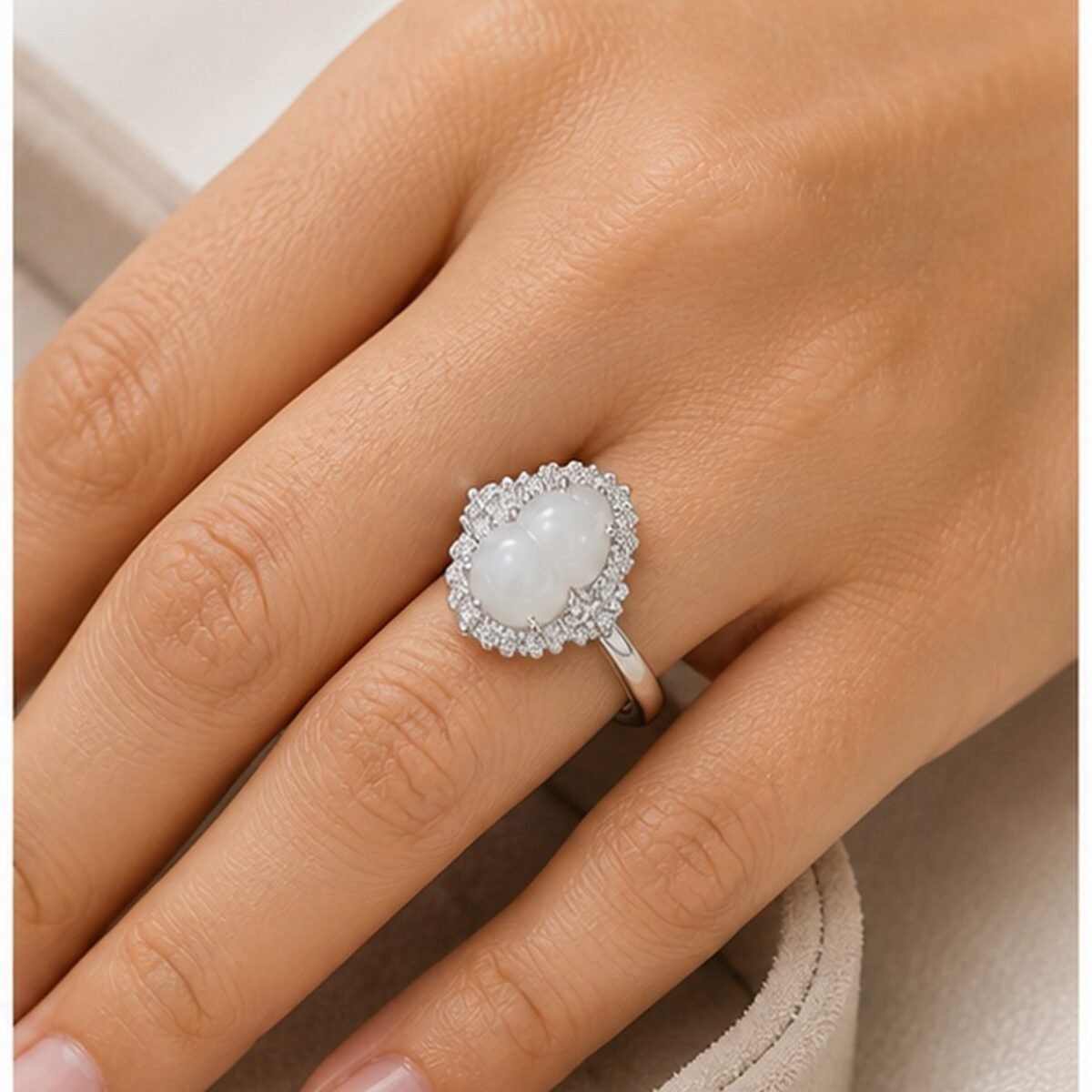 White Jade Gourd Blessing Ring