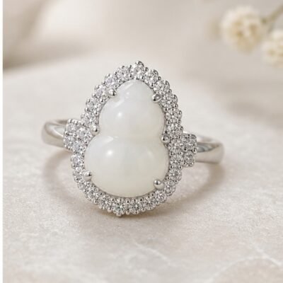 White Jade Gourd Blessing Ring